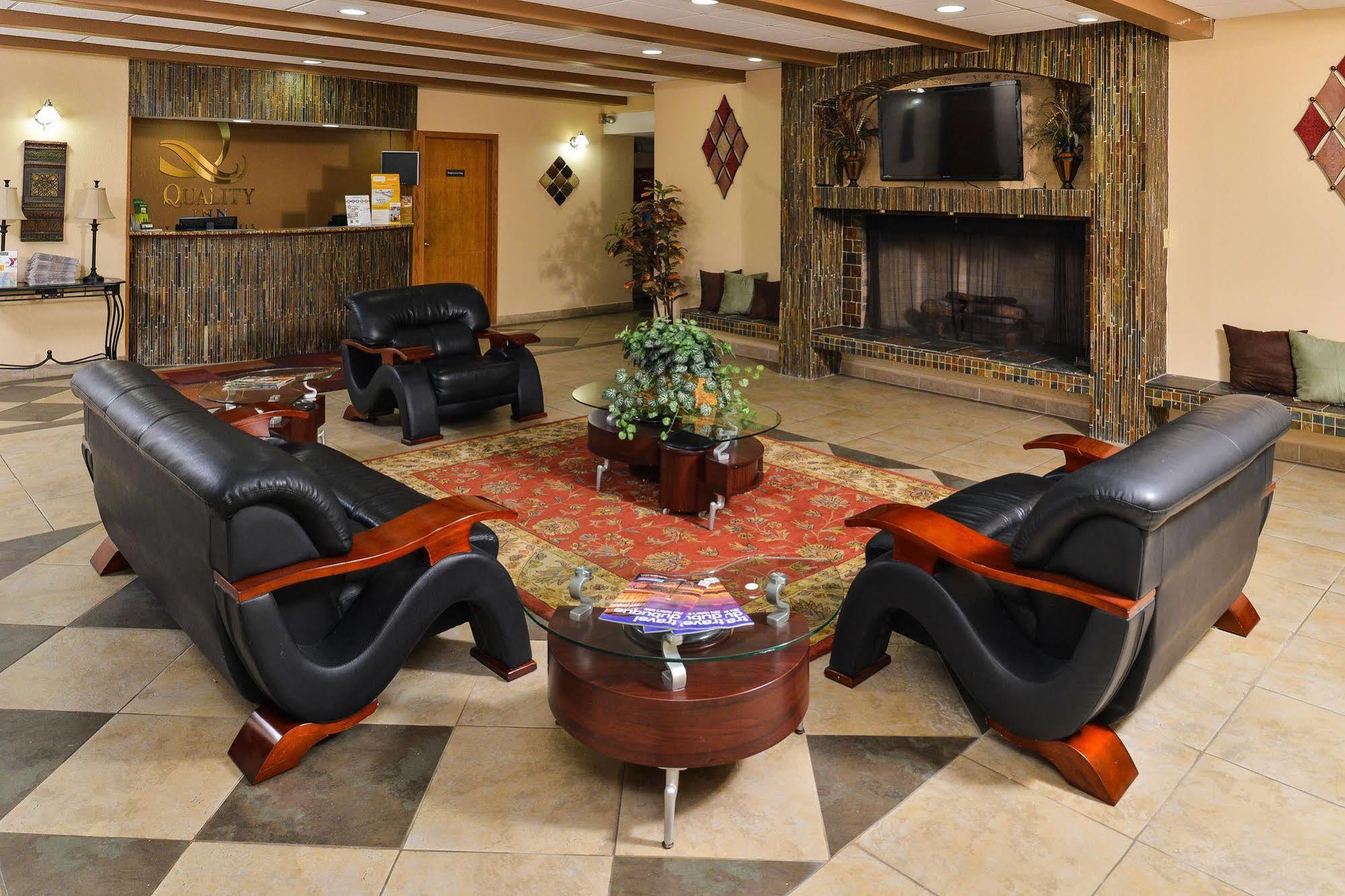 Quality Inn East Dubuque Zewnętrze zdjęcie